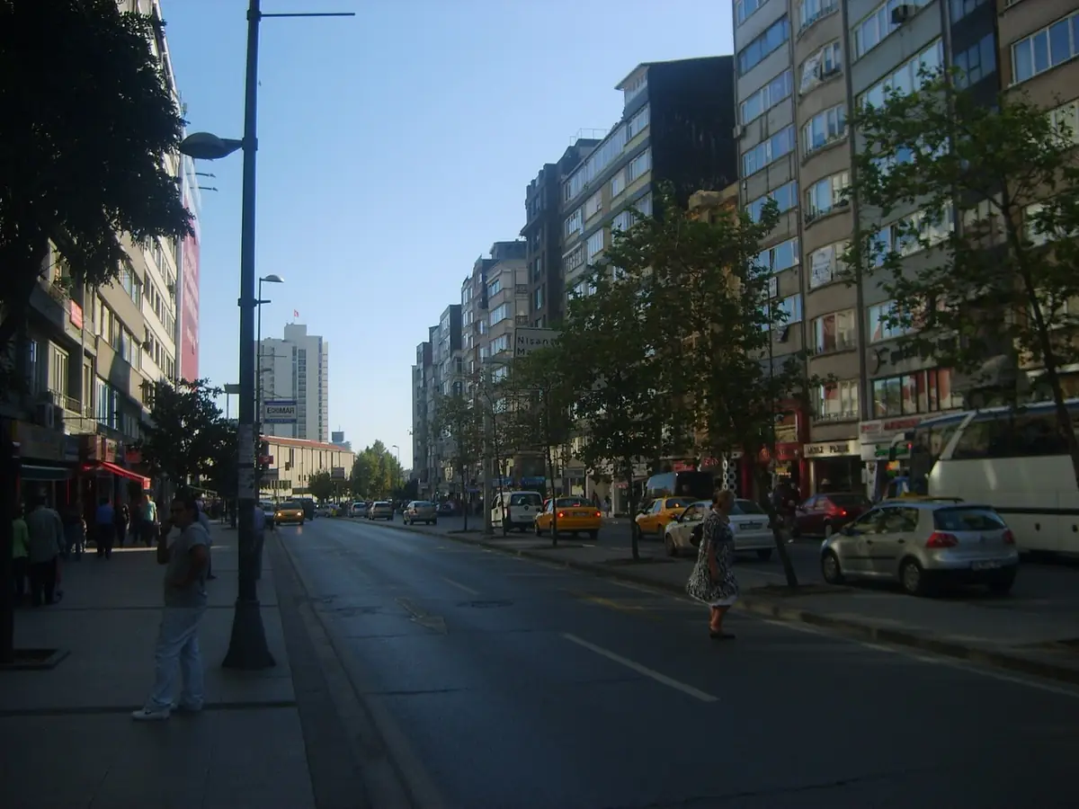 Şişli Halaskârgazi Caddesi — GC Clinic yakını